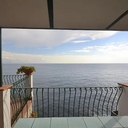 Sleeps 6 Air Con Wifi Minori